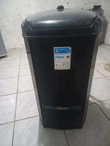 Um taquinho semi novo estou vendendo por 350 reais ele custa 700