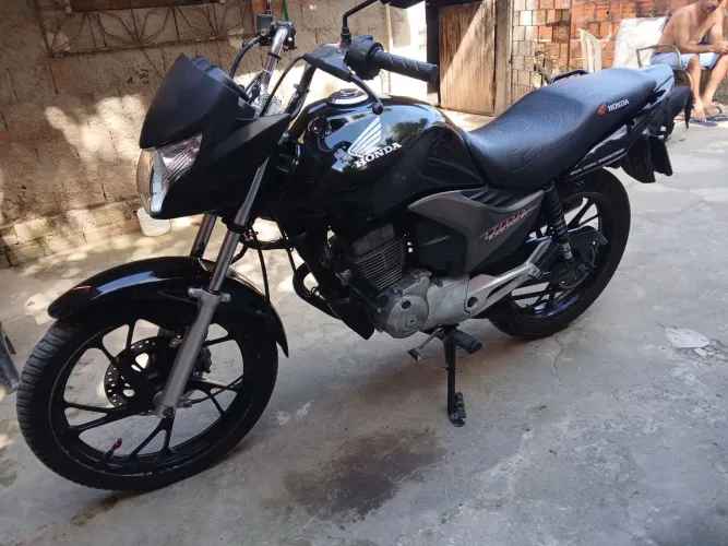 vendo Titan 150 cara de gato