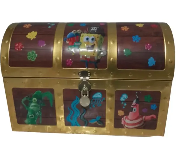 Balde Bob Esponja: Em Busca da Calça Quadrada Báu Metal (c/ Cadeado e Chave)