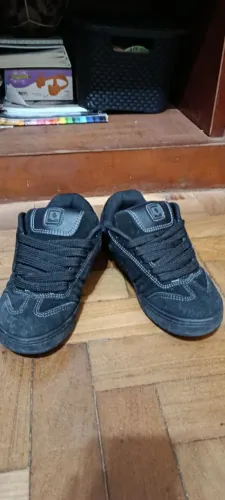 Tênis ÖUS Imigrante Chorão Eterno - Preto Suede - Edição Especial