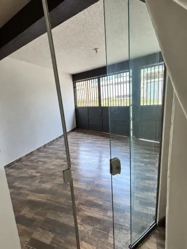 Casa em Franco da Rocha,3 quartos cozinha e sala conjugada banheiro e garagem