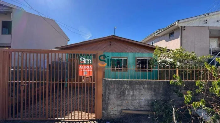 Casa para aluguel em Chapecó/SC 3 quartos (1 suíte), quintal e 1 vaga