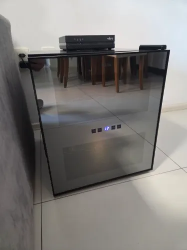 Adega refrigerada Philco 12 garrafas
