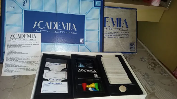 Jogo de tabuleiro Academia