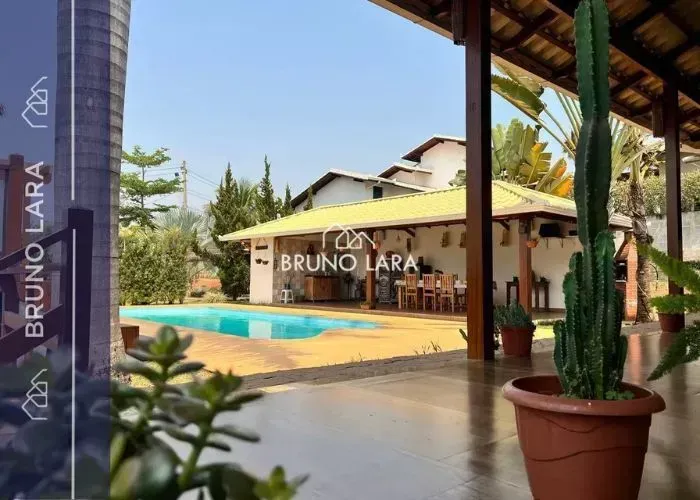 Casa com 4 quartos, 360 m², à venda por R$ 1.180.000- Rua Asa Branca, 13 - Condomínio Serr