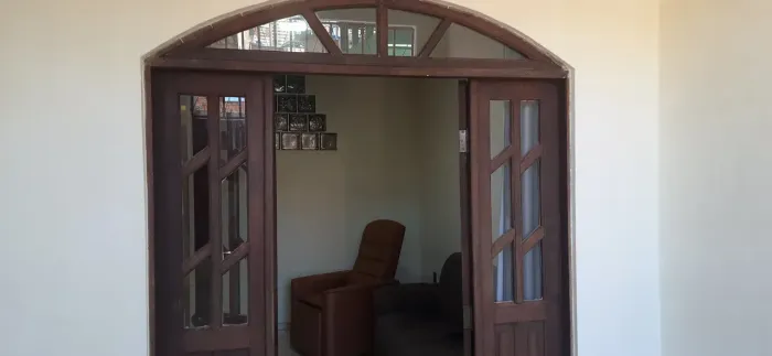 Sobrado para aluguel tem 200 metros quadrados com 4 quartos em Boca do Rio - Salvador - BA