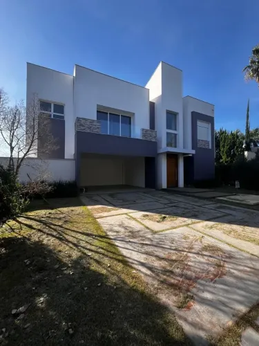 EXCELENTE IMOVEL no Lago Azul Residencial Golfe Clube