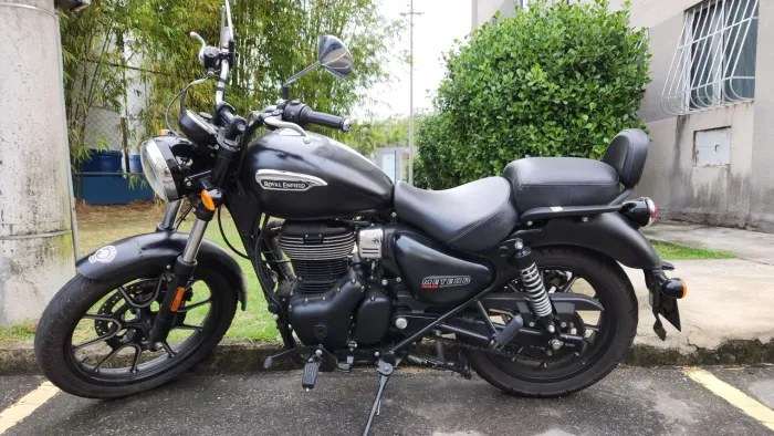 Meteor 350 stellar black
