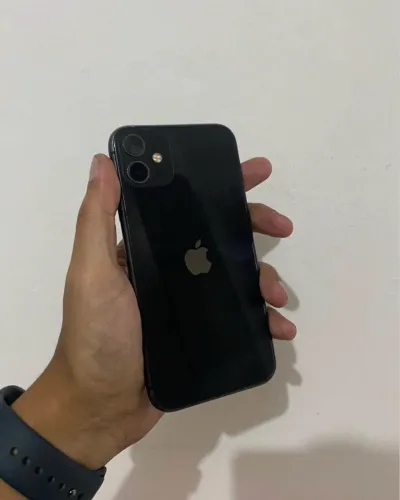 iPhone 11black 64gb