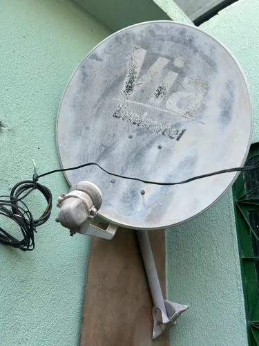 Antena parabólica.