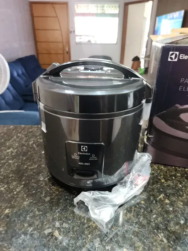 Panela de arroz elétrica Electrolux Erc30 de 3,5 Litros