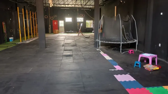 GALPÃO 300M² - PRÓXIMO AO CENTRO DA CIDADE