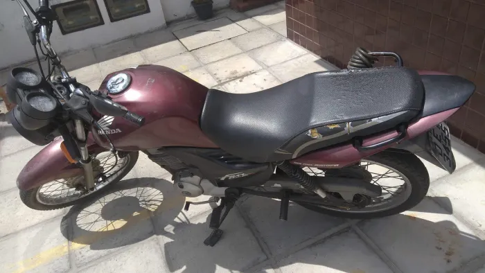 Vendo moto fan 2012, revisada.