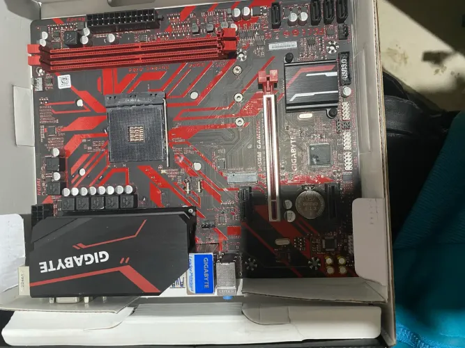Placa mãe B450M GAMING GIGABYTE