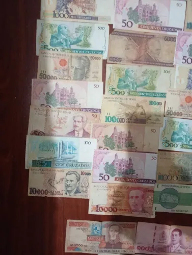 Notas antigas de dinheiro para colecionadores 