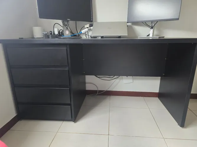 Mesa em MDF preto TX com 4 gavetas