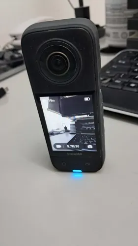 Câmera insta360 x3