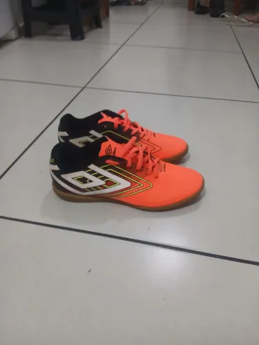 Chuteira futsal umbro tamanho 41