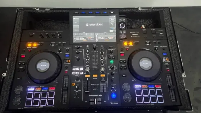 Controladora Dj Pioneer Xdj Rx3 Preto + Hard Case Black Chromo