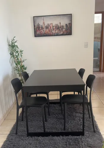 500$ - Vendo Mesa com 4 Cadeiras