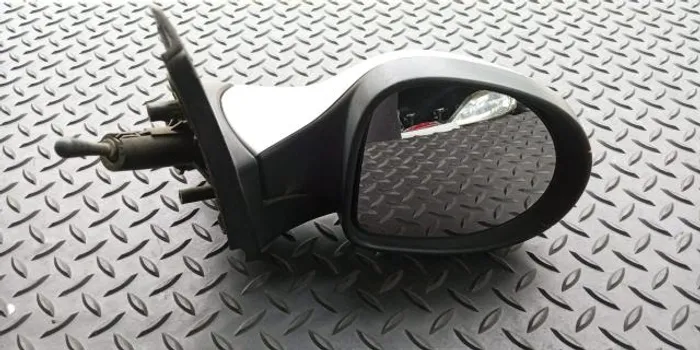 Retrovisor Renault Clio lado direito manual 2012 a 2015.