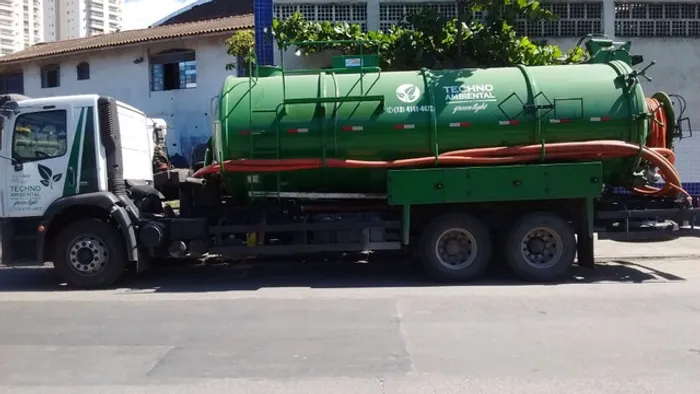 Locação de Caminhão Combinado Hidro Vácuo Para Limpeza Industrial