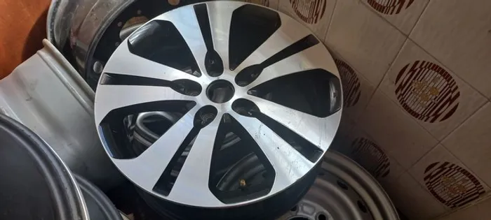 Roda Kia Sportage aro 18 original unidade, valor mínimo  consulte o jogo