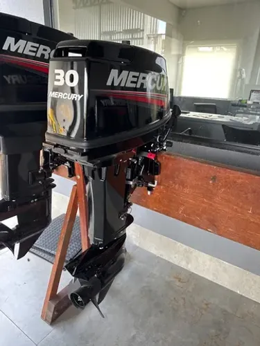 Motor de popa mercury 30 hp(sem partida)