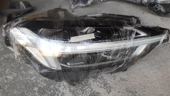 Farol do Volvo xc60