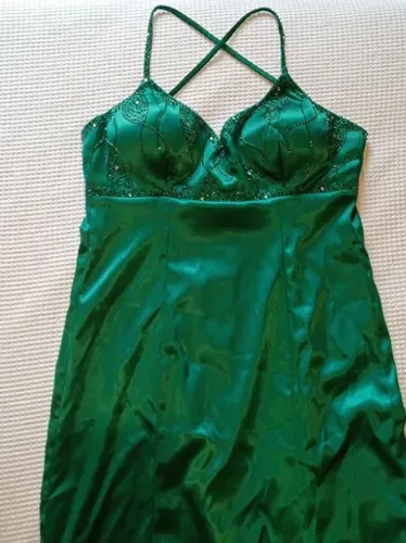 Vestido verde, usado 1 vez. Tam. 40