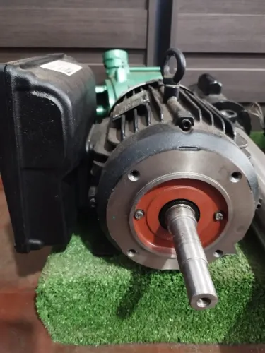 Motor WEG 5 CV 3525 RPM Monofásico 220 / 440V 