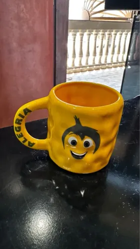 Caneca Divertida Mente Alegria