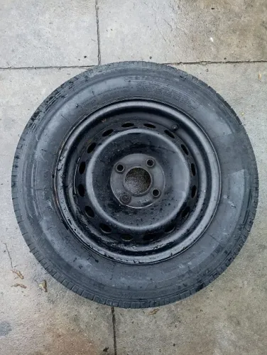 N366- Roda de ferro aro 13 Renault - pneu quebra galho 