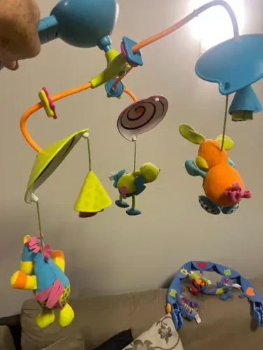 mobile eletronico para berços