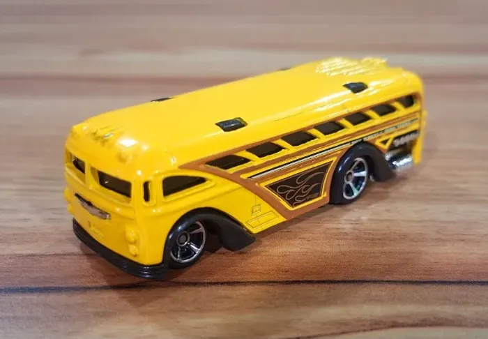 Hot Wheels Surfin' School Bus - HW Video Game Heroes Series 2011 (Loose)