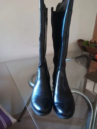 Vende se Bota Feminina Montaria de couro