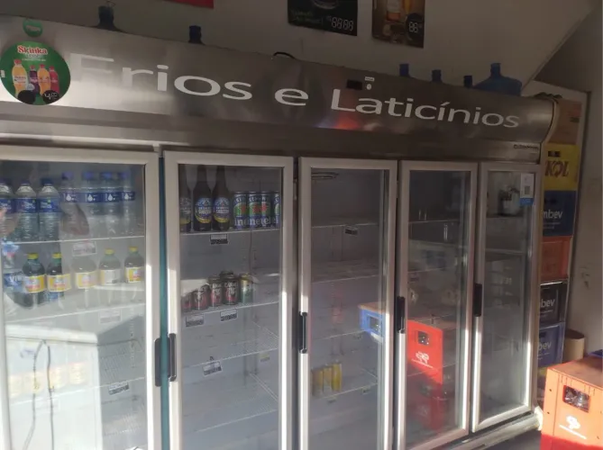 Vendo freezer geladeira expositor 5 portas bom estado