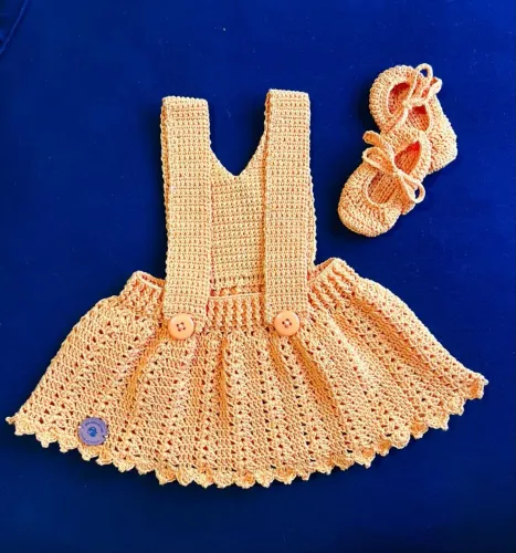 Vestidos de crochê com sapatinhos para bebê 