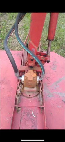 Alugo ou vendo roçadeira hidráulica 