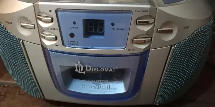 Aparelho de som portátil Diplomat modelo NO DP 2036 R - Anos 90 - Vintage