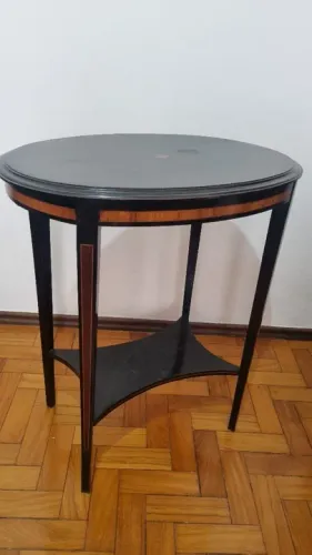 Mesinha decorativa Antiga