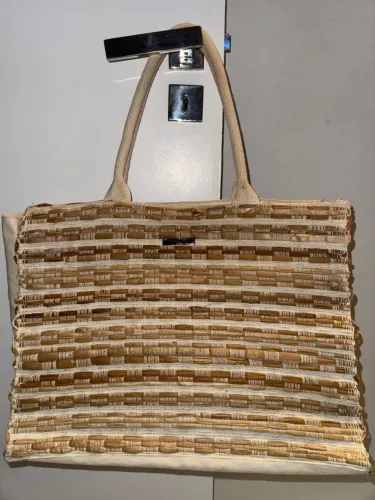 Bolsa Track & Field de praia feita de palha artesanal