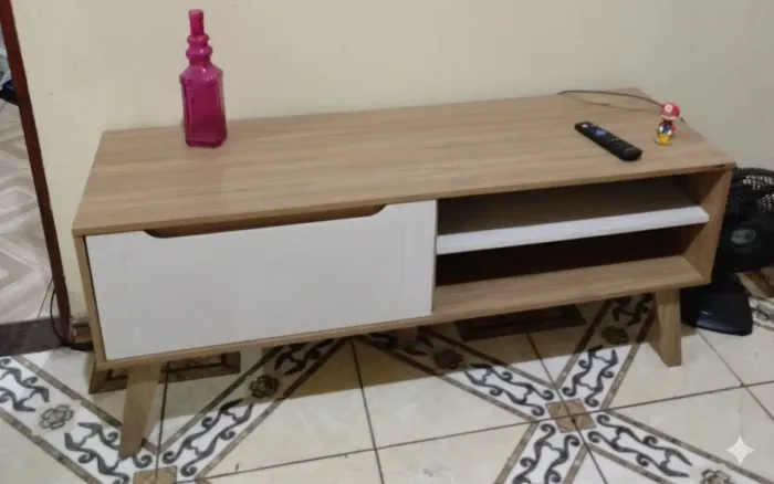 Rack de TV semi novo pouco tempo de uso