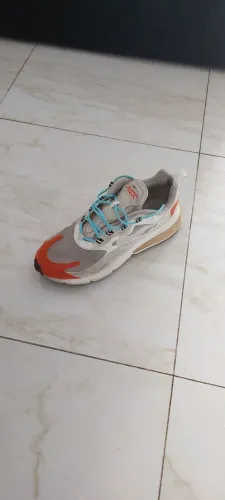 Nike Air Max 270. Aceito troca