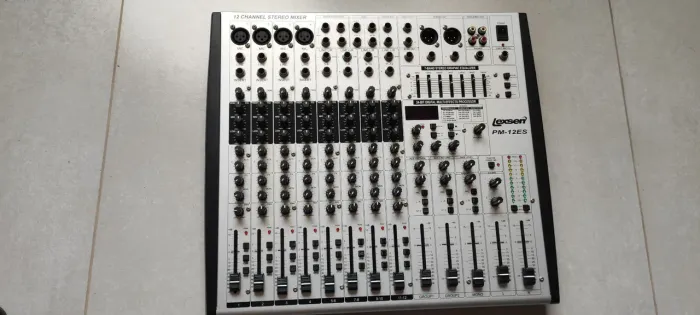 Mesa de som Lexsen 12 canais