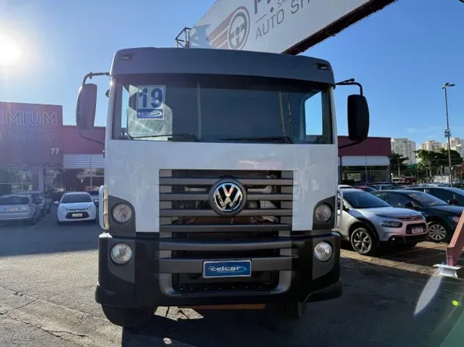 VOLKSWAGEN/31-330 CRV 6X4