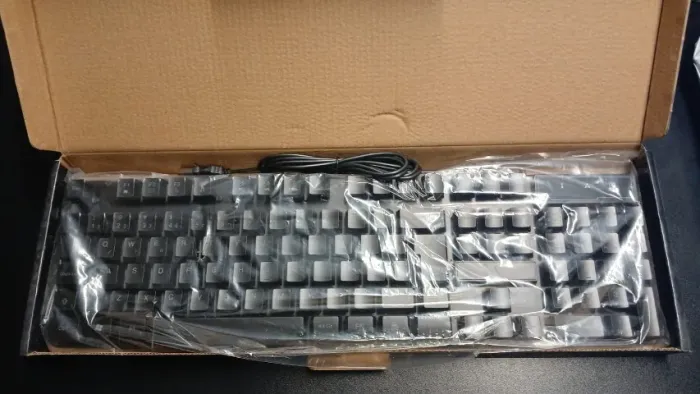 Teclado Rise Mode Semi mecânico preto com RGB , novo lacrado