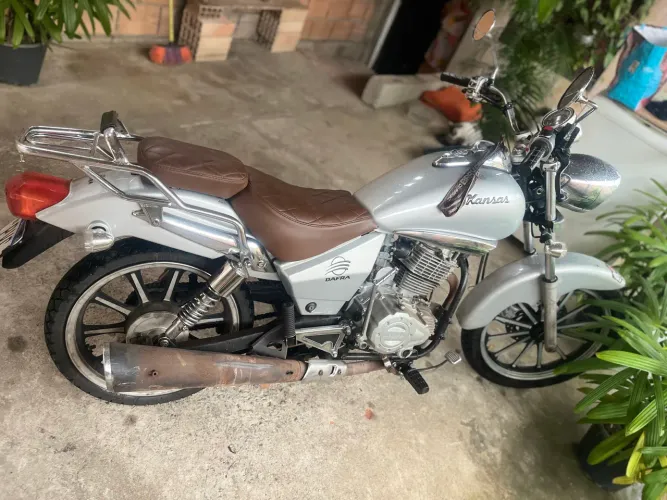 Dafra kansas 150 2013 pegar e andar 5300 leva hje