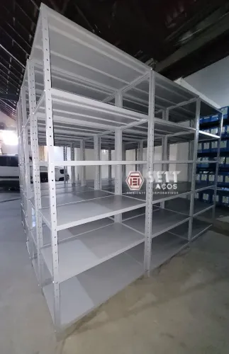 Prateleiras Reforçadas de Aço para Comércio 