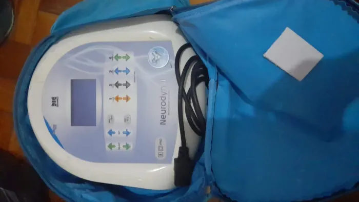 Aparelho Eletrônico Portátil para Estimulação Muscular ? Pouquíssimo Uso